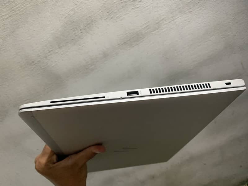 HP E-Lite Book 8