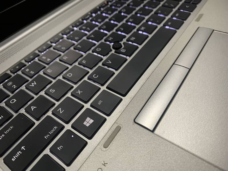 HP E-Lite Book 9