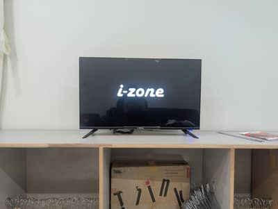 I-ZONE 32" SMART LED C900