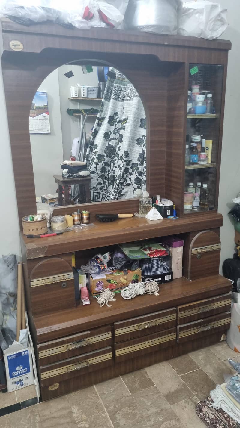 Dressing table 0