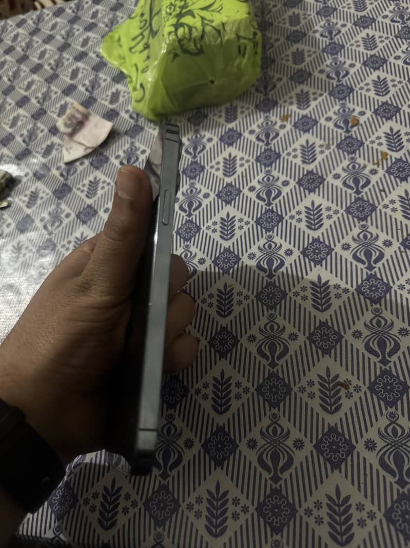 Iphone 13 pro max 1
