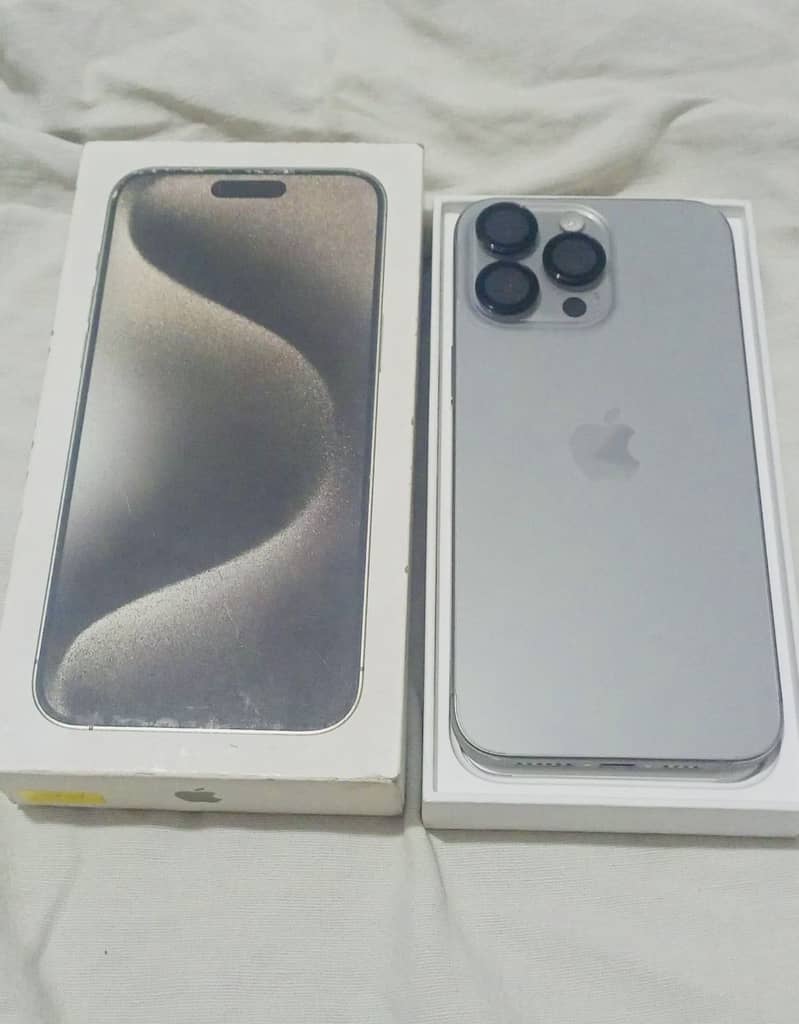 iPhone 15 Pro Max 1