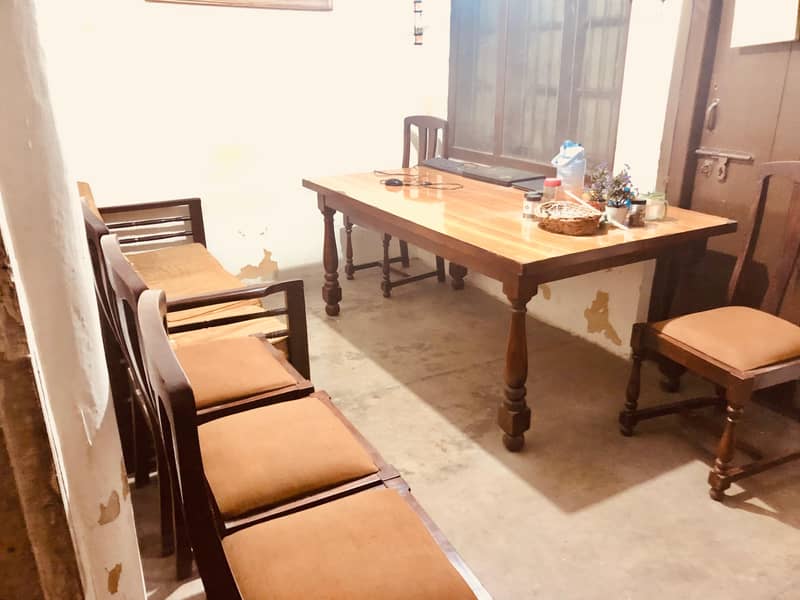Premium Quality Dining Table Set 0