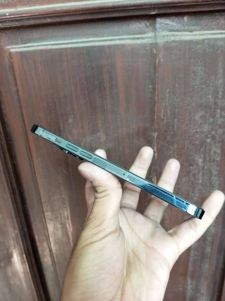 iPhone 12 pro max 1