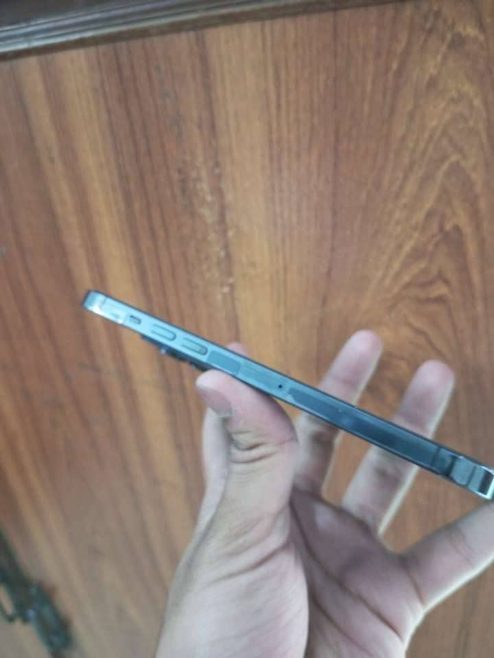 iPhone 12 pro max 4