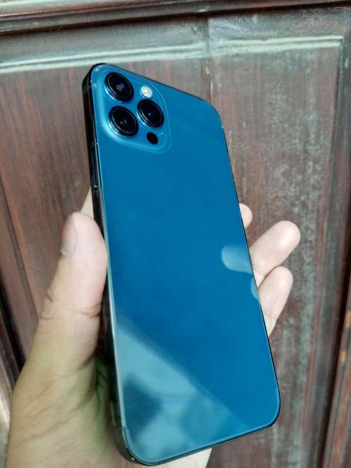 iPhone 12 pro max 8
