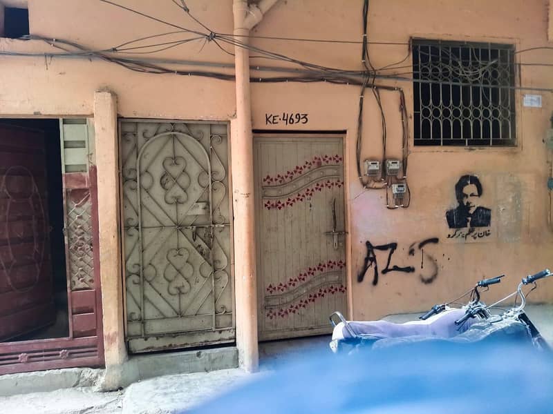 مکان براے فروخت 3فلور  2چھتیں آرسی سی 0