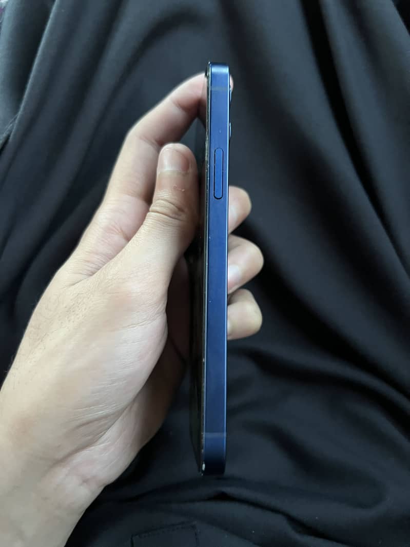 iPhone 12 2