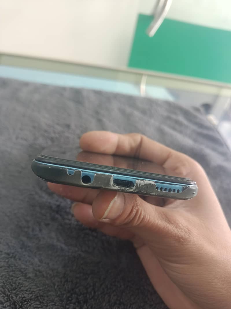 Tecno Camon 16se 4