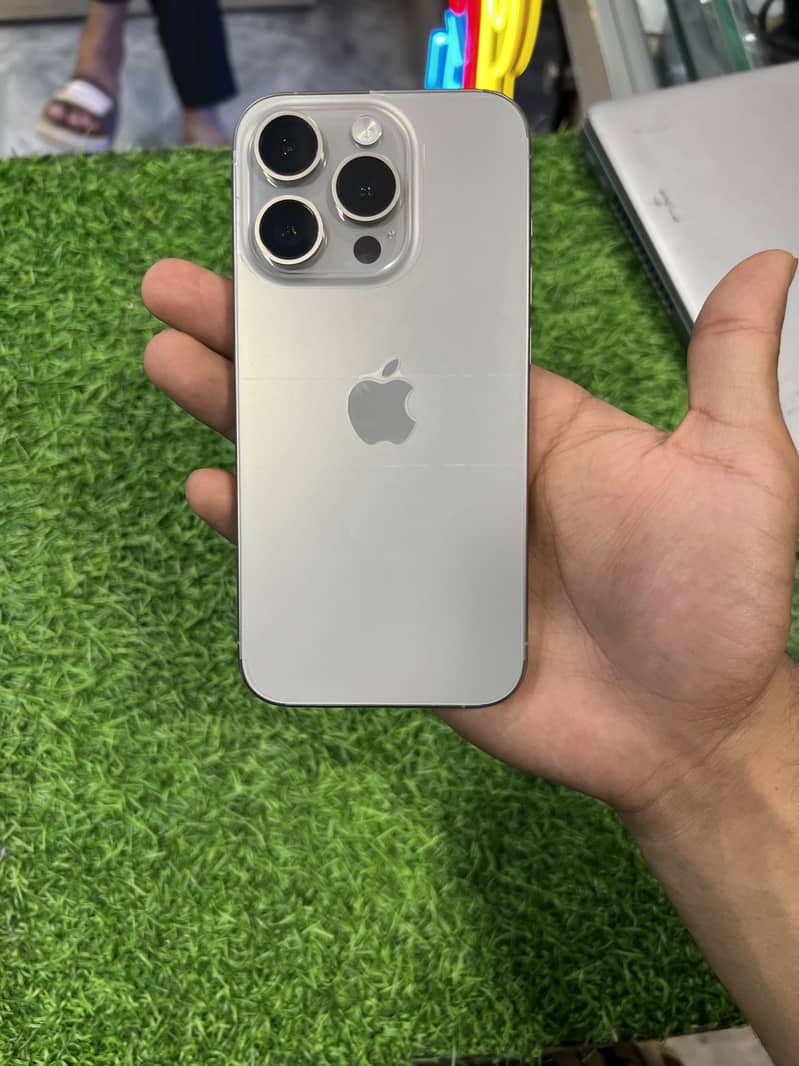 IPHONE 15 PRO 0