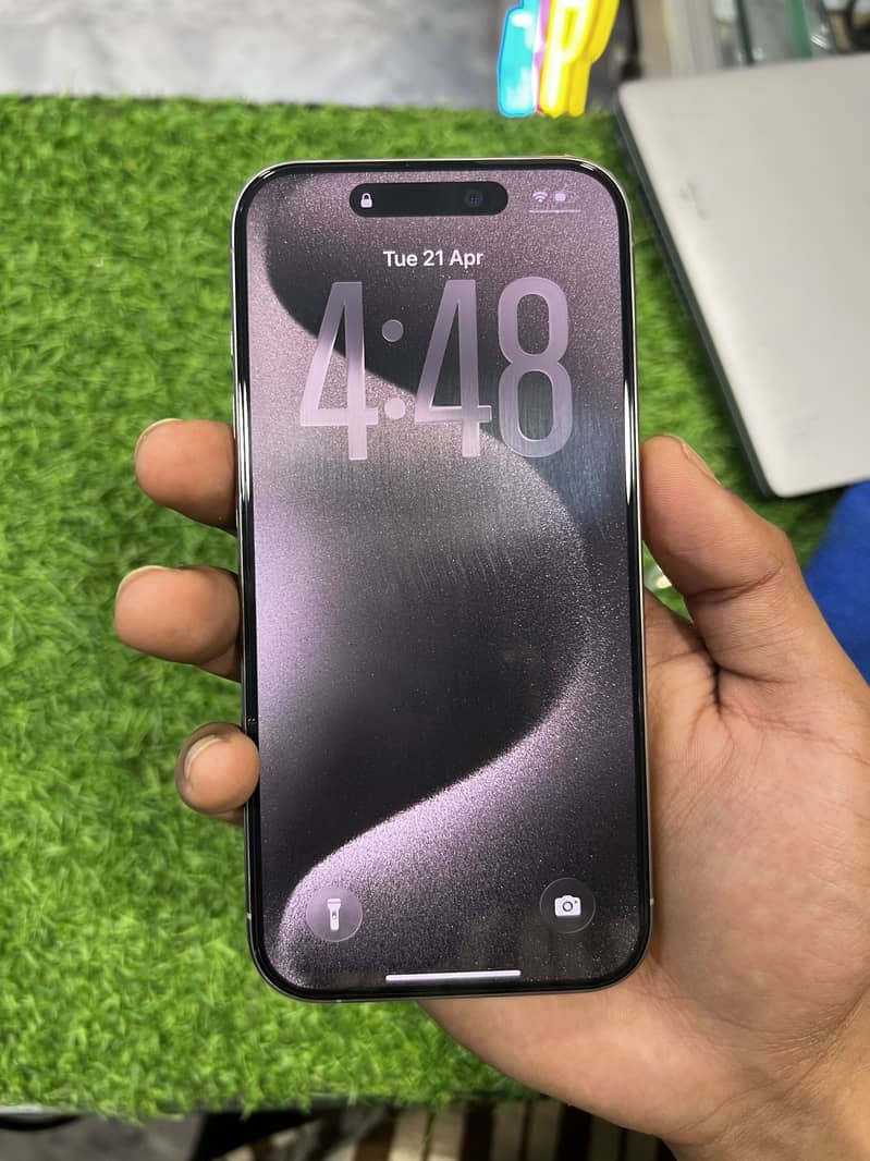 IPHONE 15 PRO 1