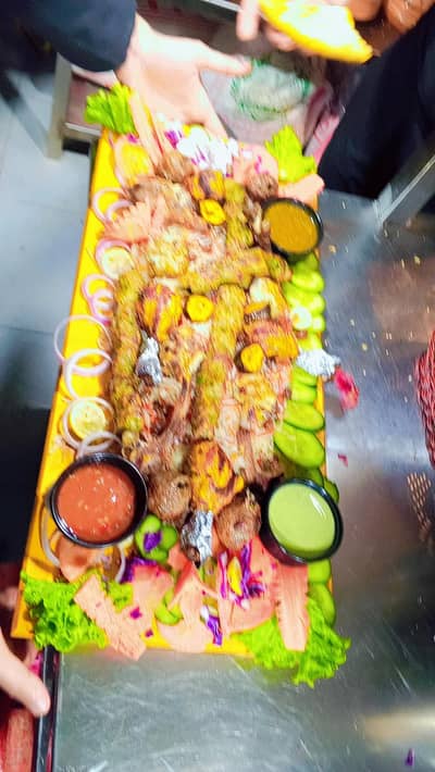 ma roll paratha BBQ ka full km Janta hu other fast food ka b Janta hu