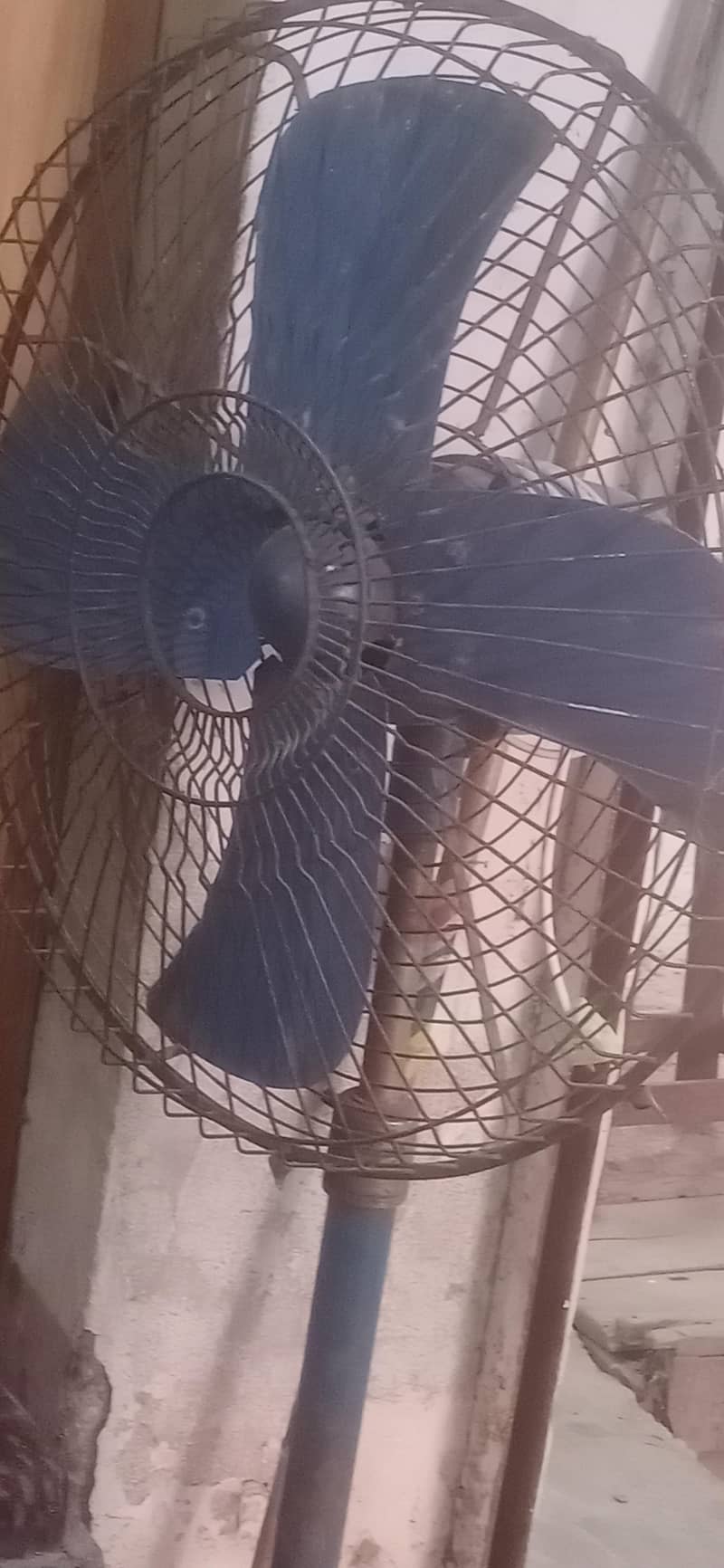 تین عدد چھت والے پنکھے برائے فروخت 0