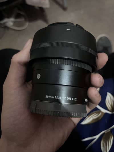Sigma 30mm 1.4f Lens for sale urgent