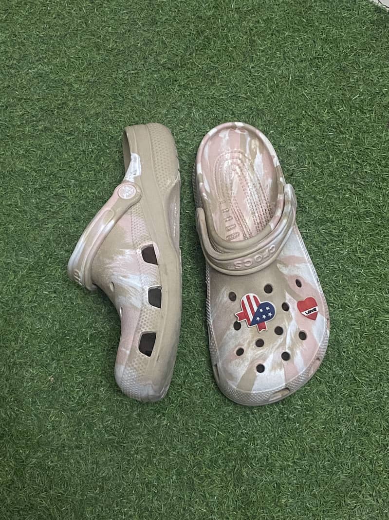 Crocs 1
