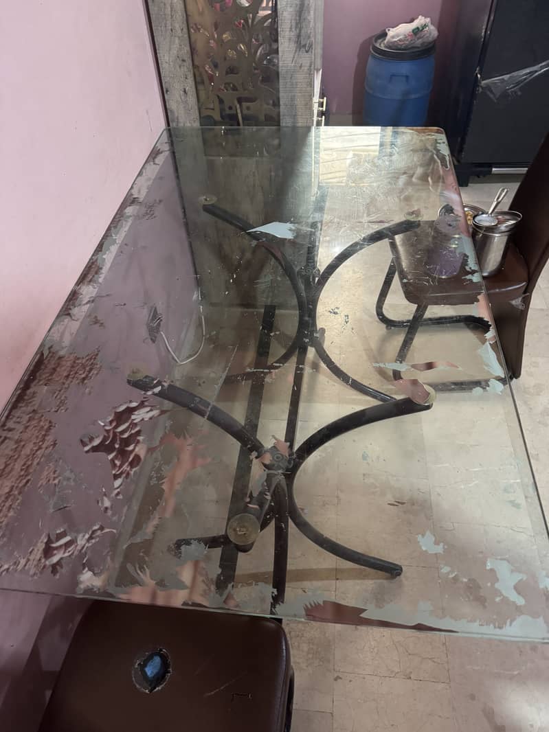 Dining table 0