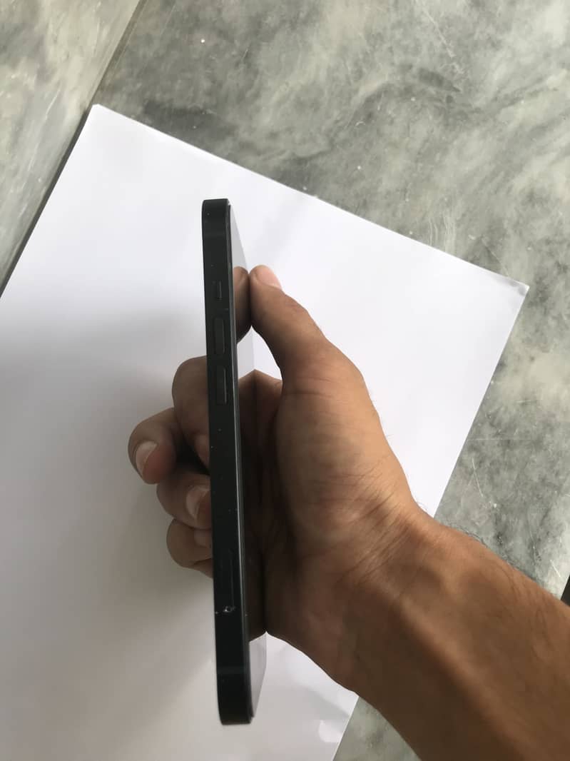 IPHONE 13 6