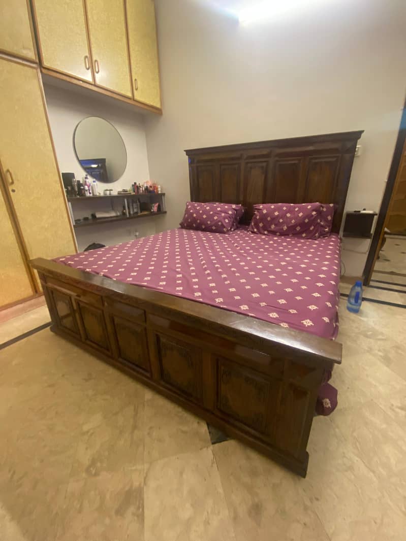 Solid Sheesham wood New Bedset with Dressing Table 1