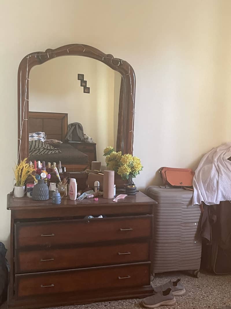 Dressing table 0