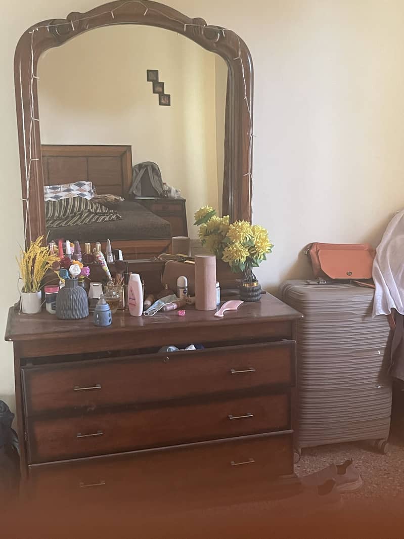 Dressing table 1