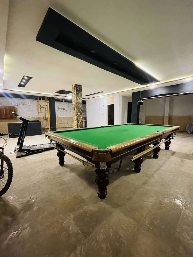 Snooker Table 0