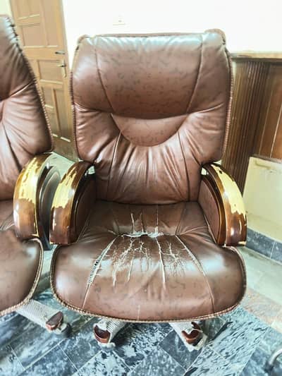 Executive Office Chairs – Premium Quality (2 Available)