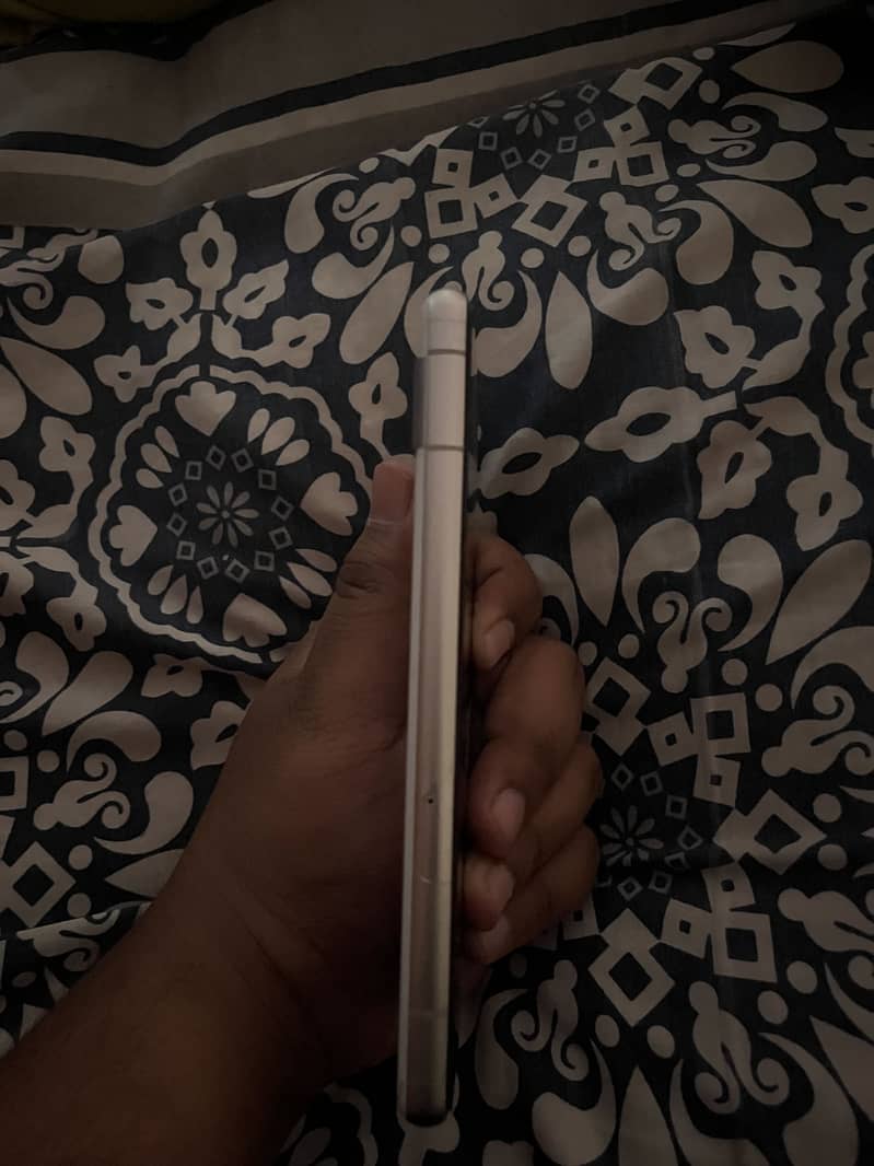 Google Pixel 7a 4