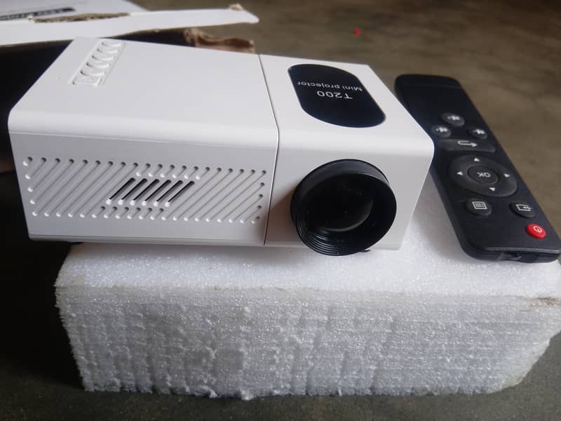 Projector T200 3