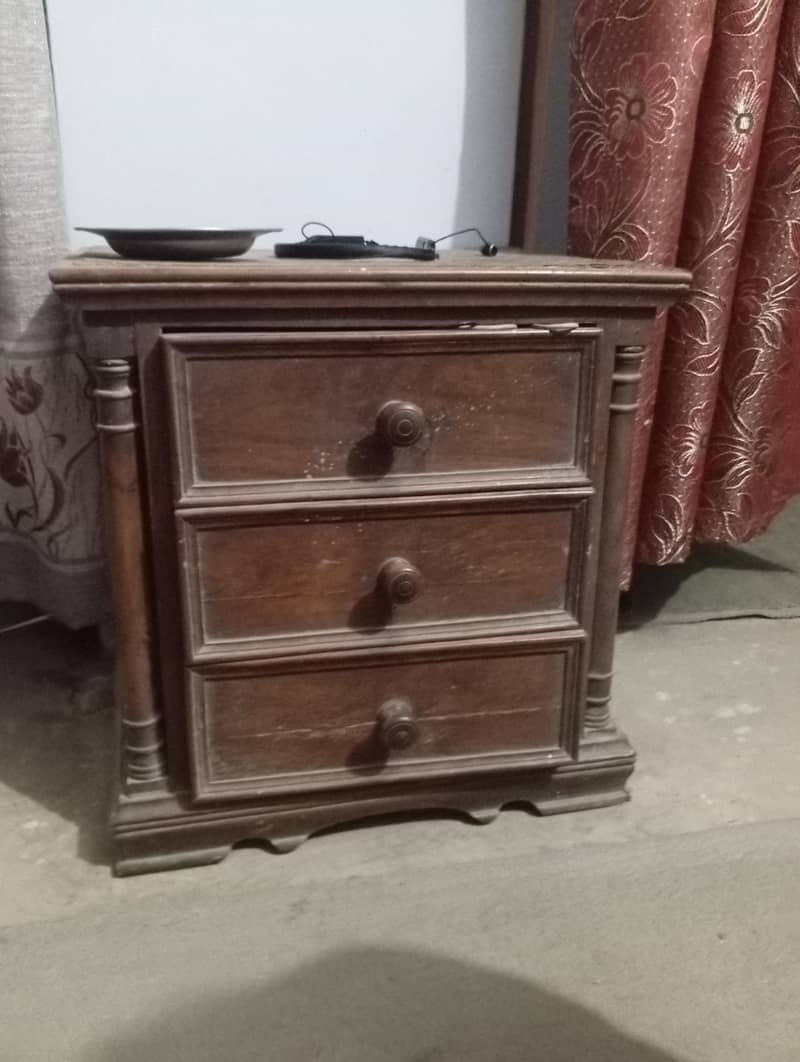 dressing table 1