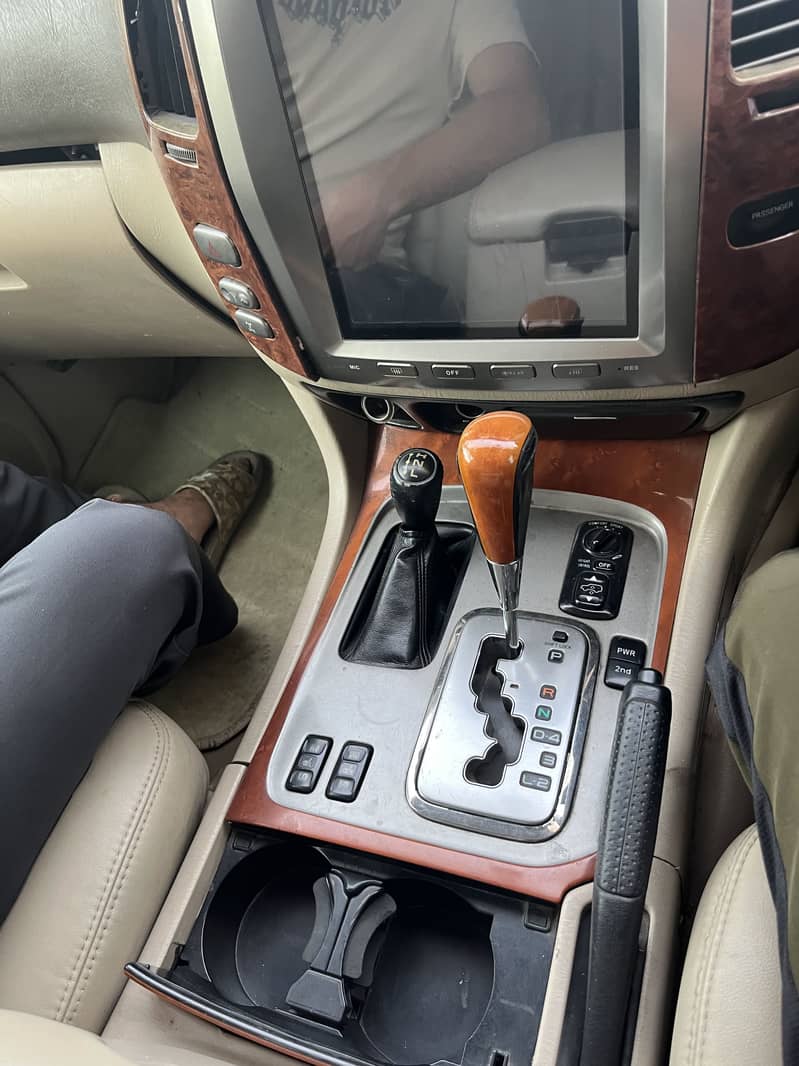 Lexus Cygnus 3