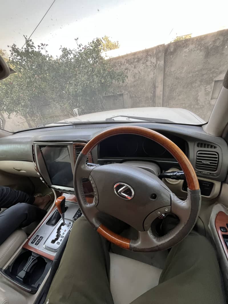 Lexus Cygnus 4