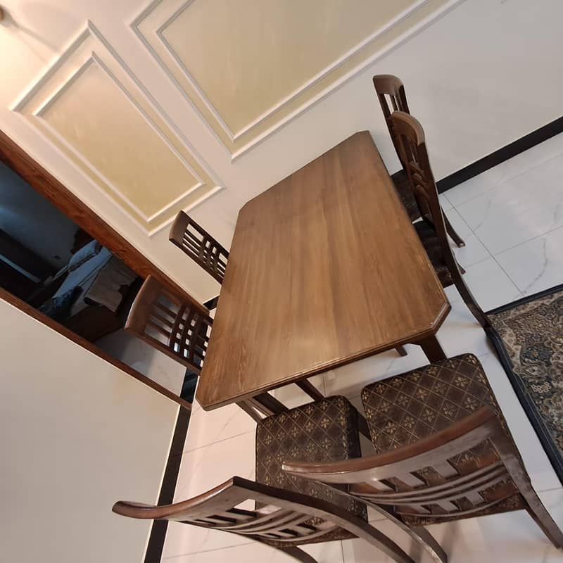 table plus chair 2