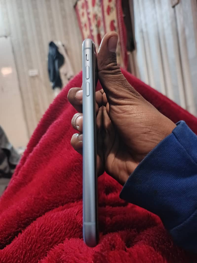 iPhone 0