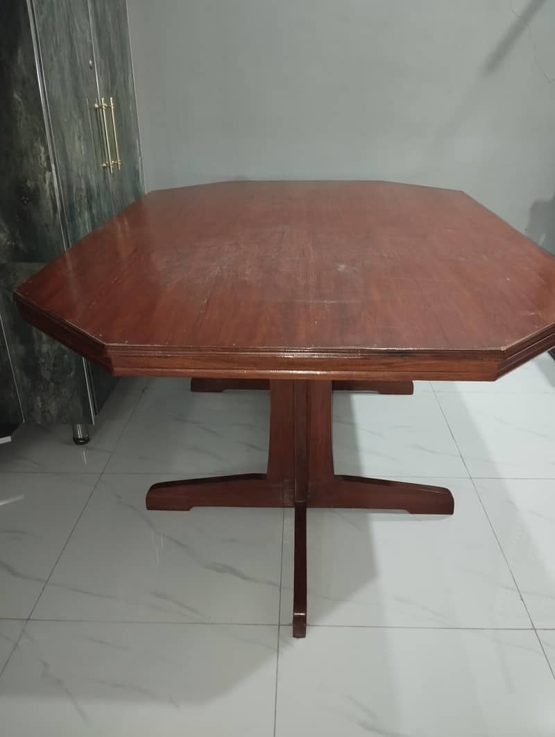 Dining table 0