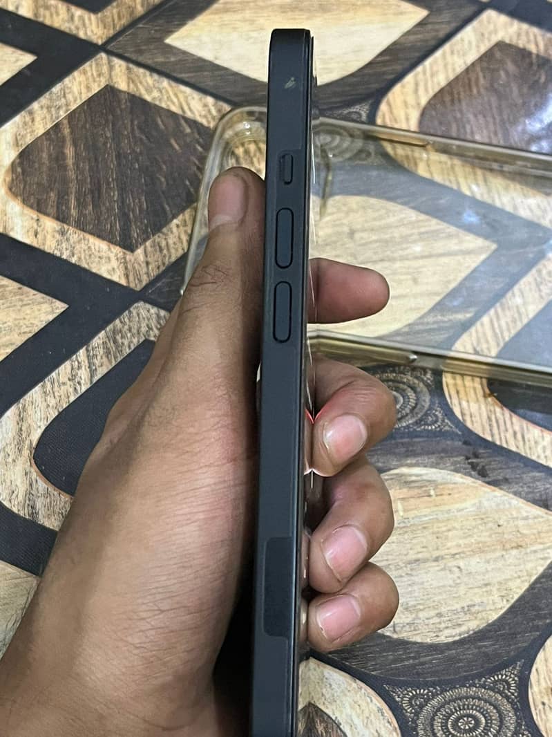 Iphone 14jv 4