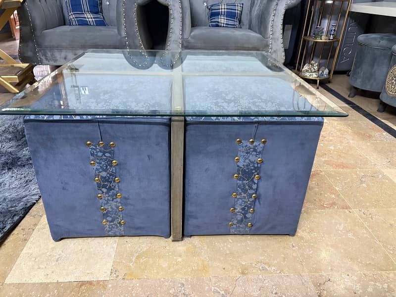 Center table wid stools 3