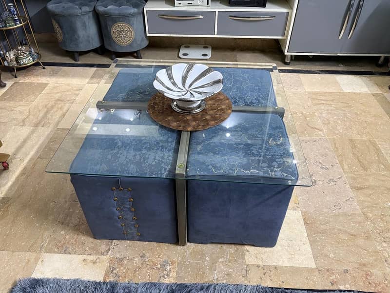 Center table wid stools 5