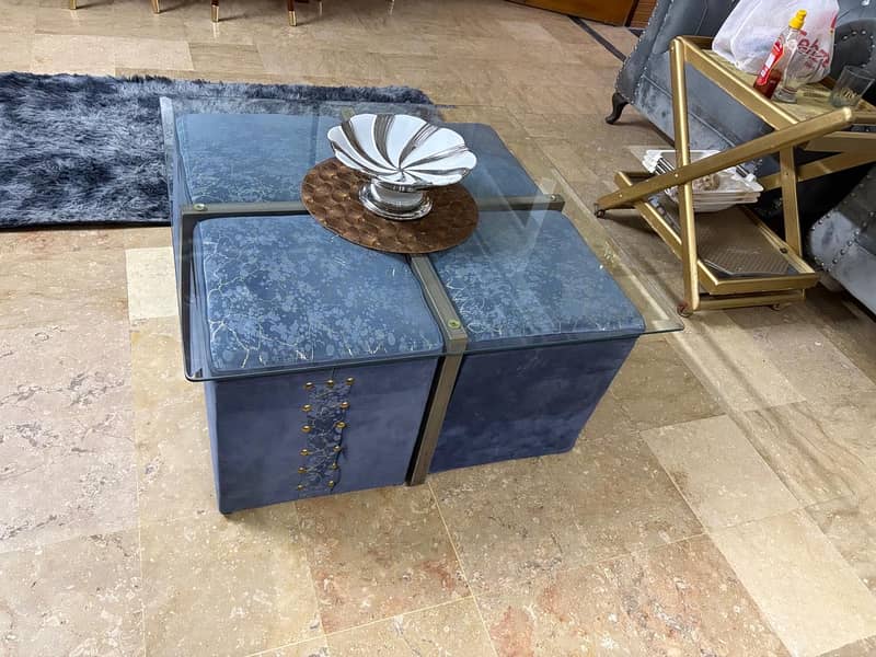 Center table wid stools 6