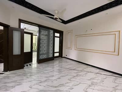 BRAND NEW HOUSE 8 MARLA AVAILABLE FOR SALE IN C BLOCK BAHRIA ORCHARD LAHORE