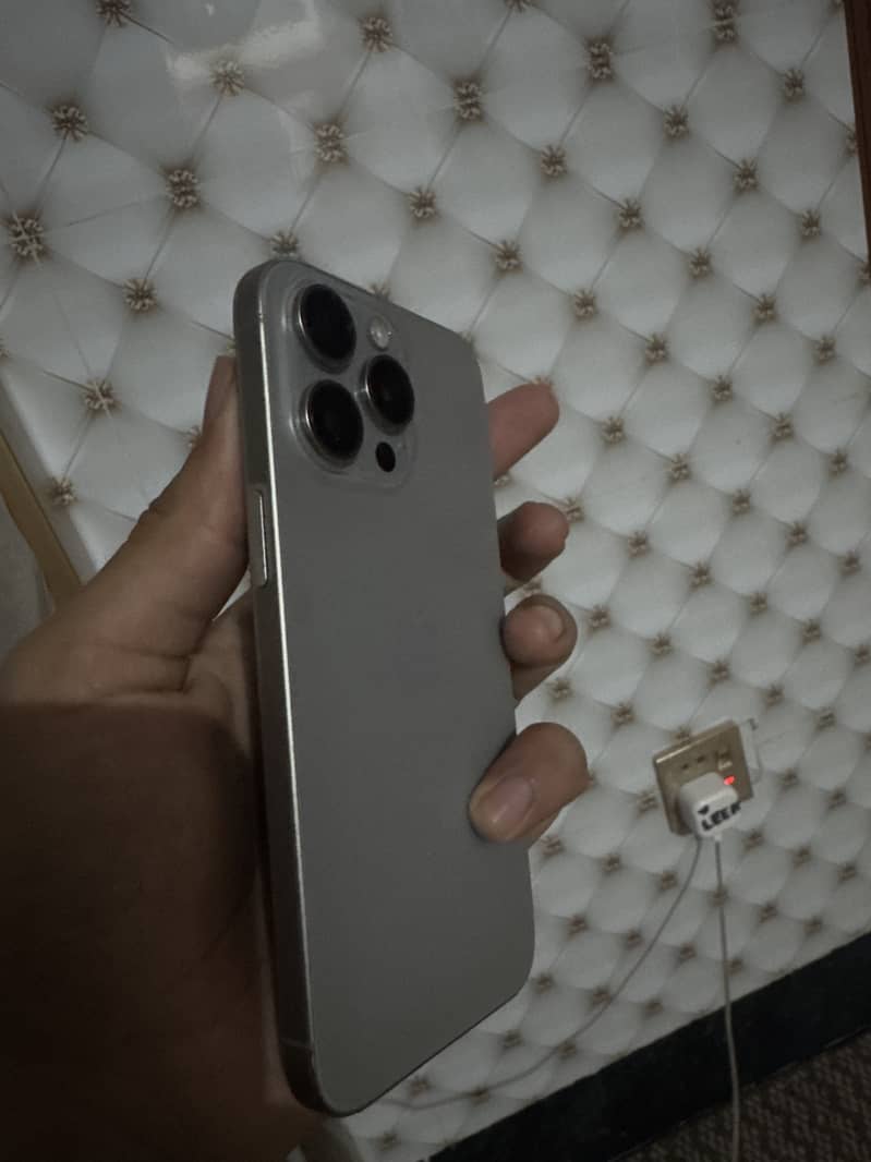 One hand use 2