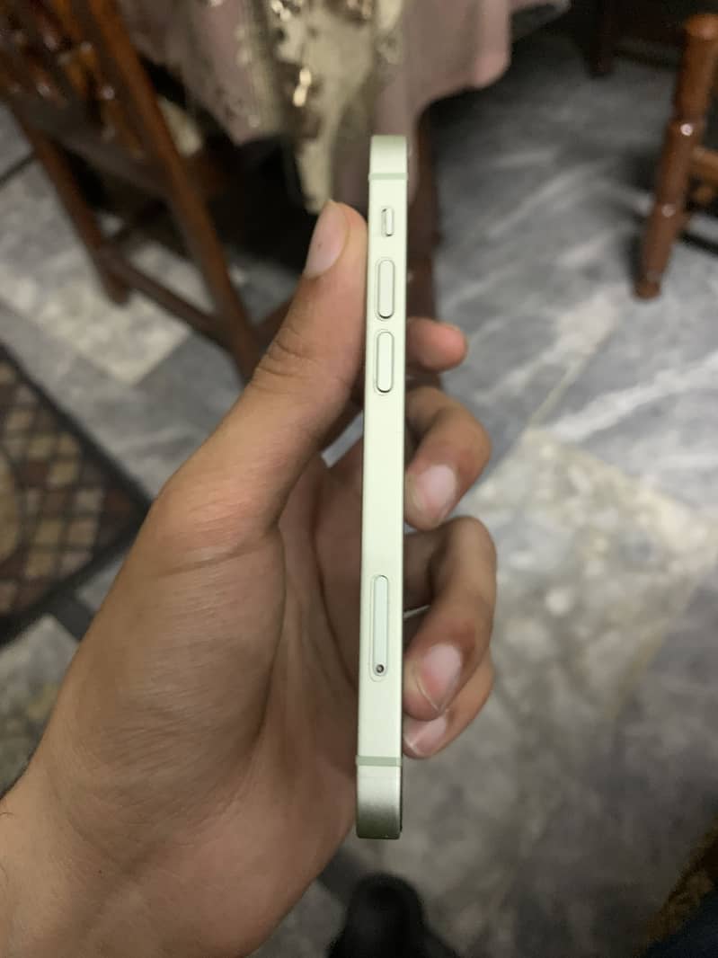 iPhone 12 mini 6