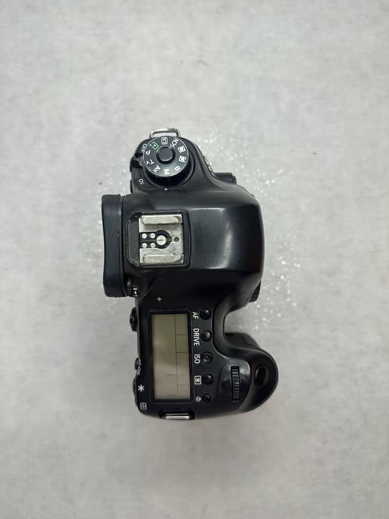 6D full frame camera body : 3