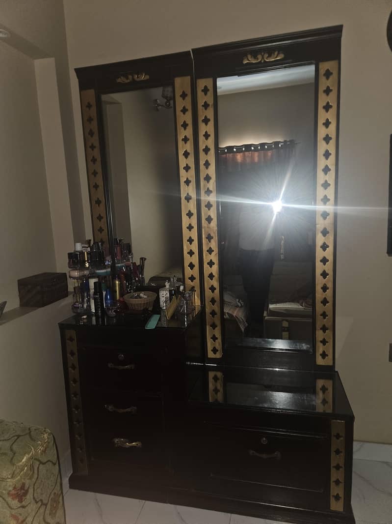 dressing tables 0