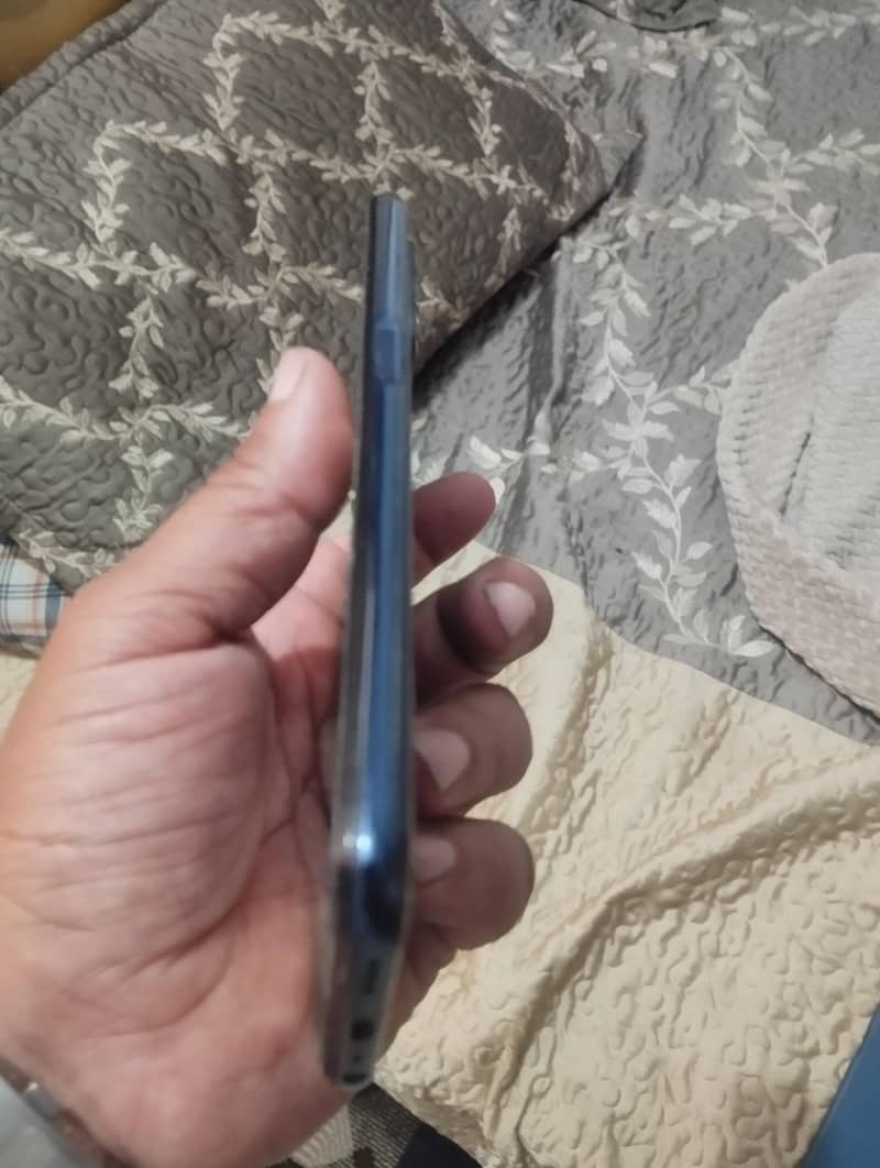 One Plus N200 3