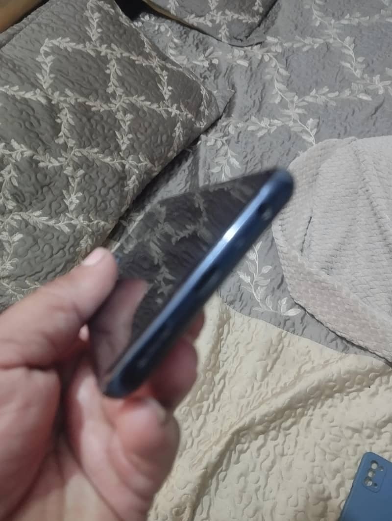 One Plus N200 7