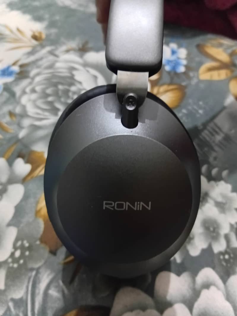 headset like new 2