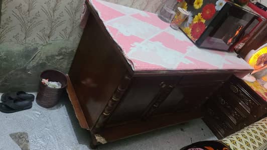 iron table