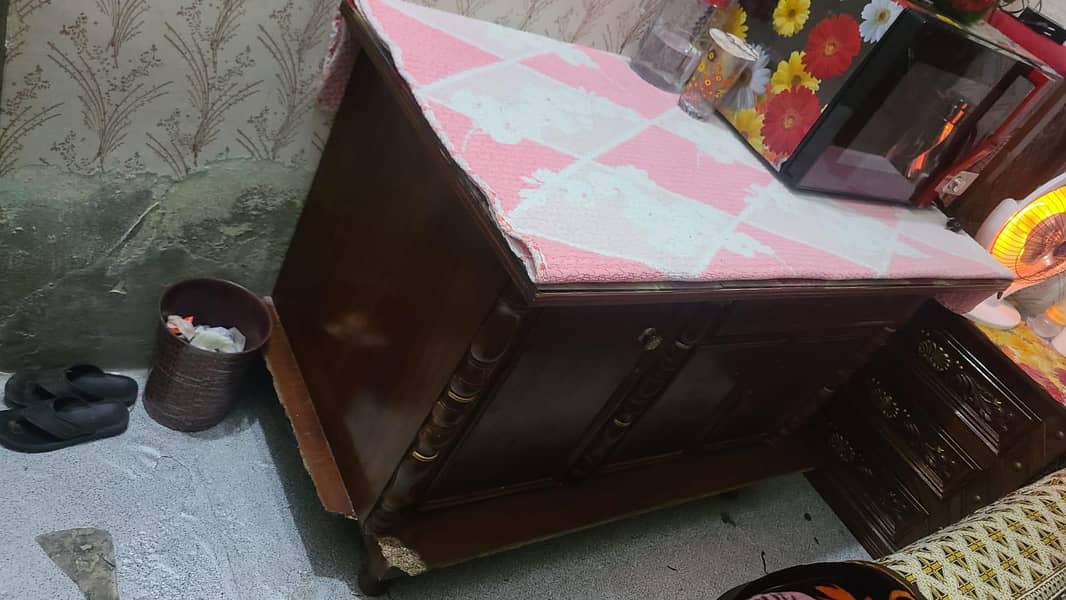 iron table 0