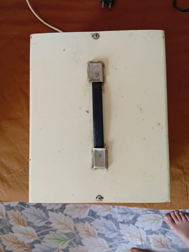 Automatic voltage stabilizer(ArhamElectronic,) 3