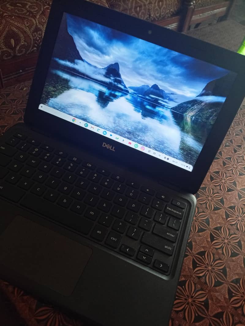 CHROMEBOOK 1